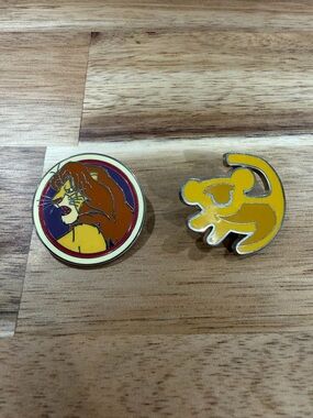 Disney The Lion King Enamel Pin Set - Simba & Silhouette -